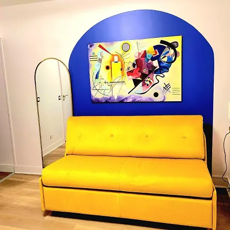 Golden Art Apartment