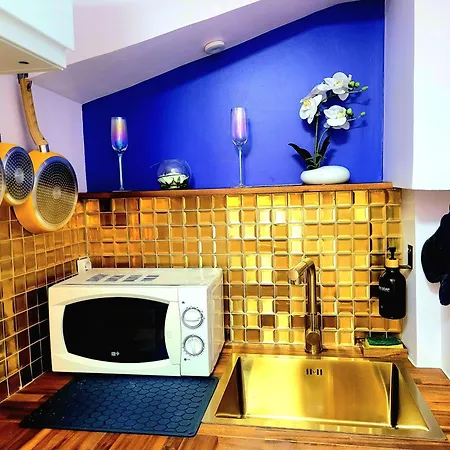 Apartment Golden Art *